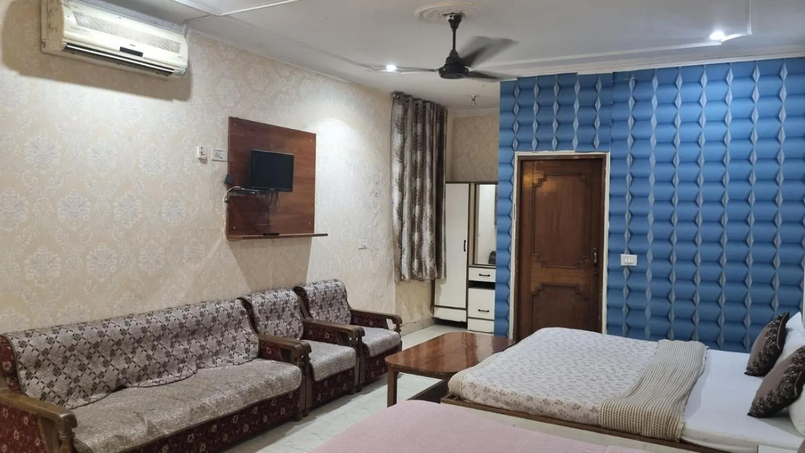 Hotel Swapnil International New Delhi